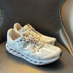 On Cloudsurfer Size 11